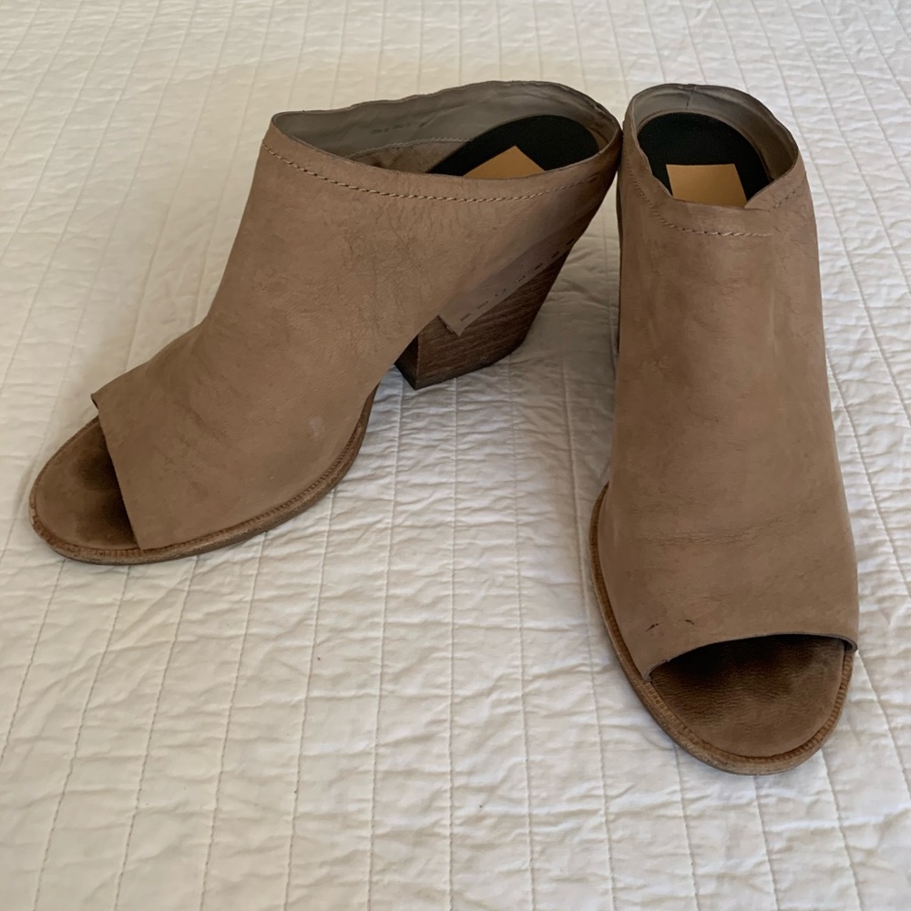 Dolce Vita Tegan tan beige bootie slides, size 10